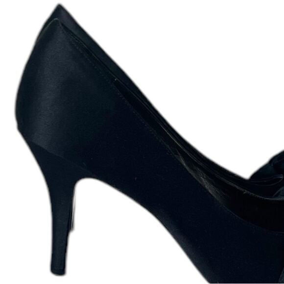 Nina Pump 3 1/2” Heel Black Satin Ruffle Peep Toe Closed Back Women’s Size 7.5M - Picture 6 of 11